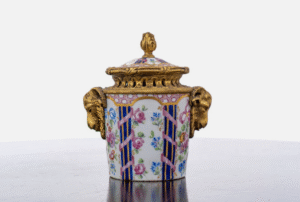 Sèvres porcelán fedeles bonbonier